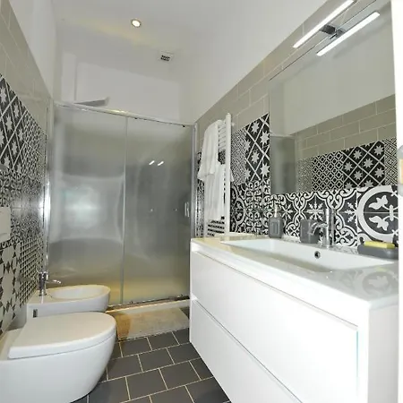 Joivy Stylish 3-bed Flat In * Genoa