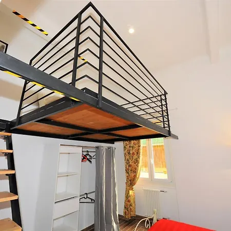 Joivy Stylish 3-bed Flat In Genoa