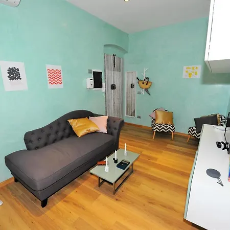 Joivy Stylish 3-bed Flat In